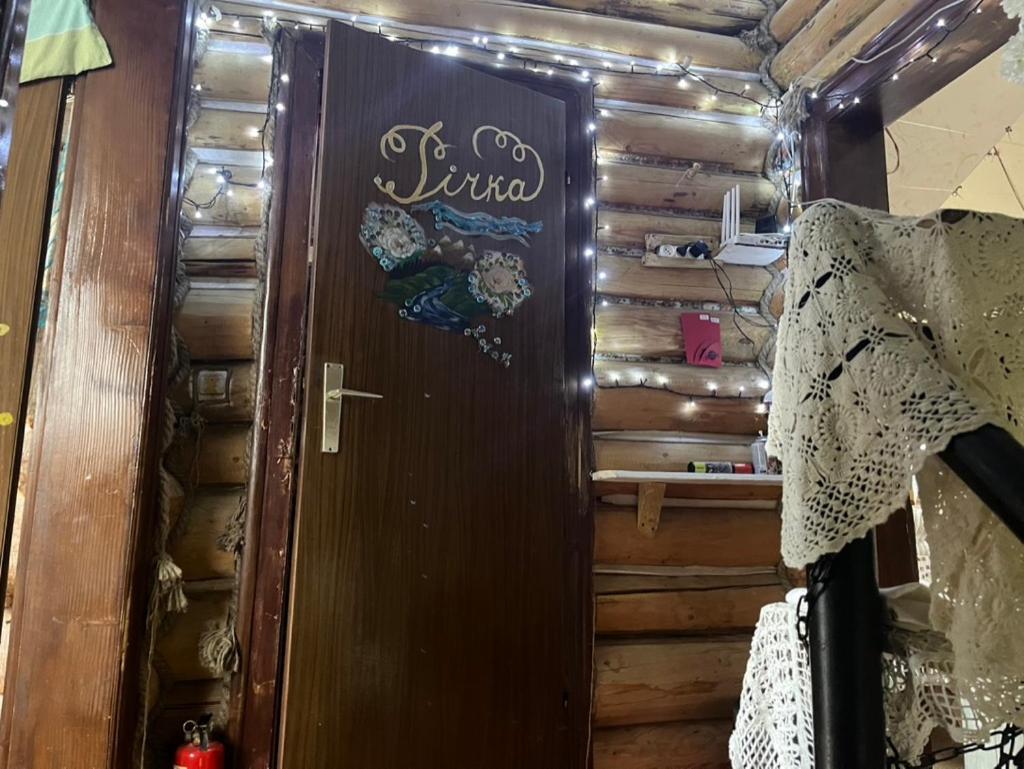 Hotel Piatkovskiy Pilipets エクステリア 写真